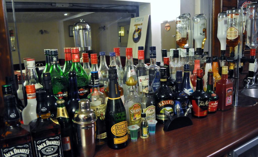 Cheers Hotel 블랙풀 외부 사진