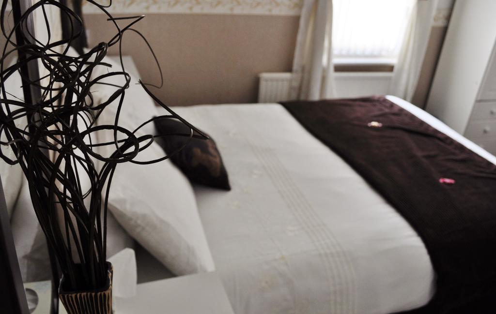Cheers Hotel 블랙풀 객실 사진